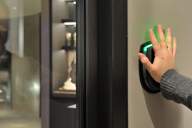 Avuç İçi Tanıma Kapı Geçiş Sistemleri